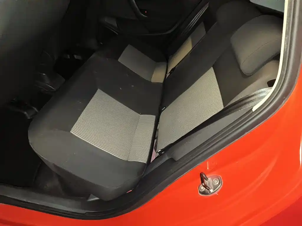 Volkswagen Polo 2016 1.4L Automatic Trend фото 17