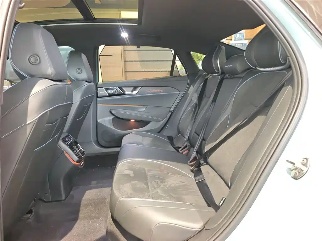 Volkswagen Passat 2025 Model Pro 380TSI Starlight Dragon Premium Edition фото 17