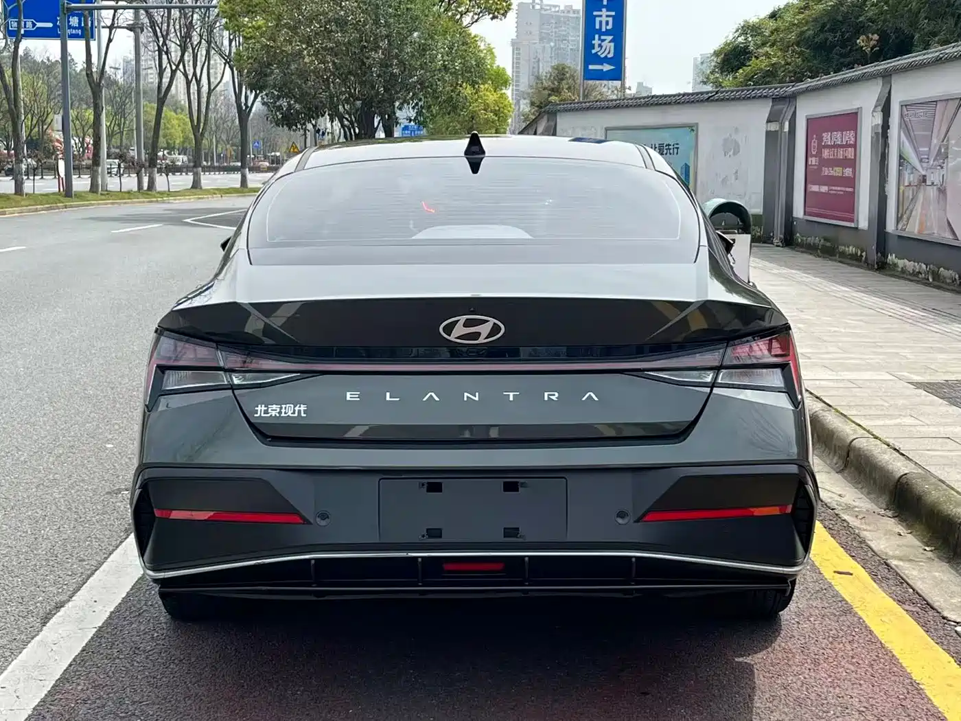 HYUNDAI ELANTRA