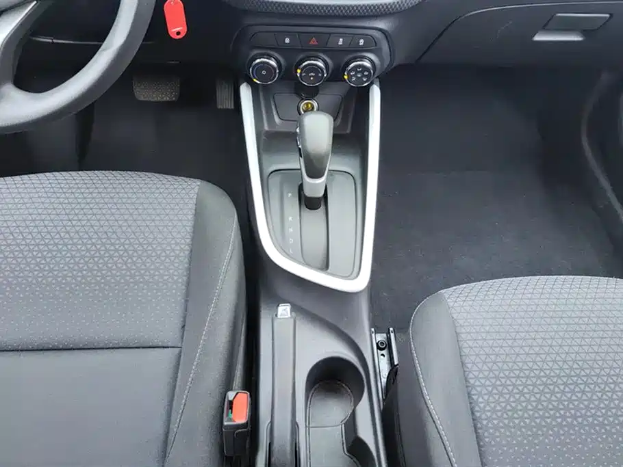Chevrolet Cavalier 2020 325T Automatic Joy Edition фото 16