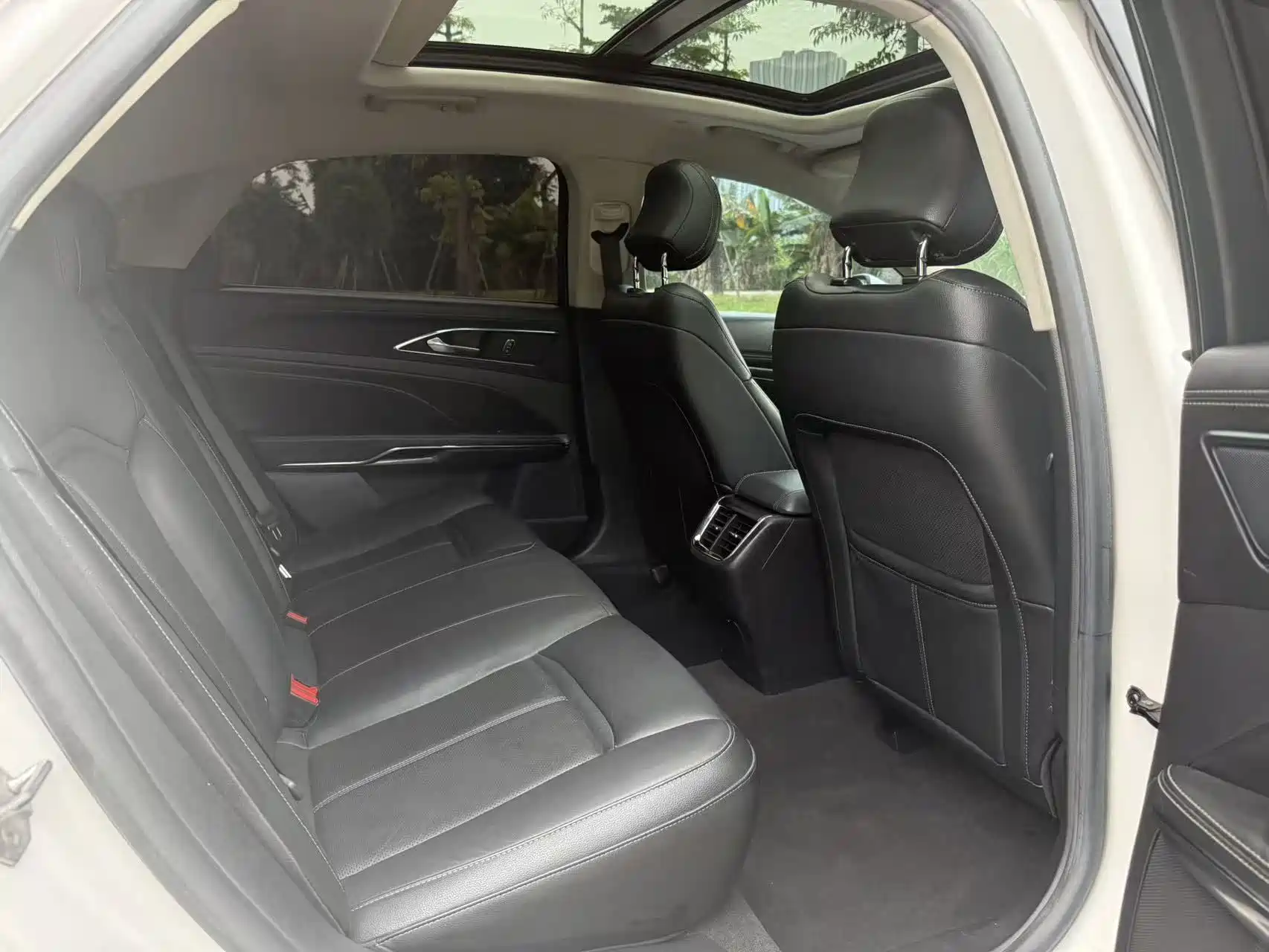 Фото 8 - Ford Taurus