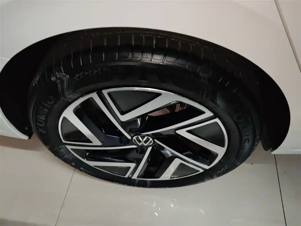 Volkswagen Sagitar 2023 300TSI DSG Surpassing Edition фото 26