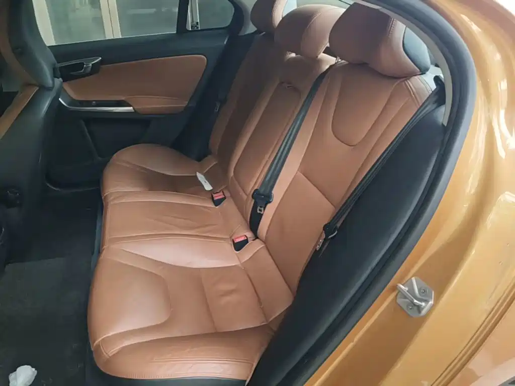 Фото 17 - Volvo S60