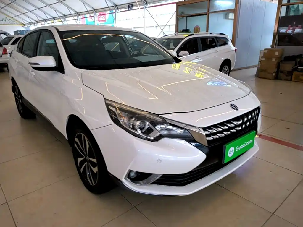 Venucia T90 2018 2018 2.0L CVT Smart Connection Fashion Edition China V