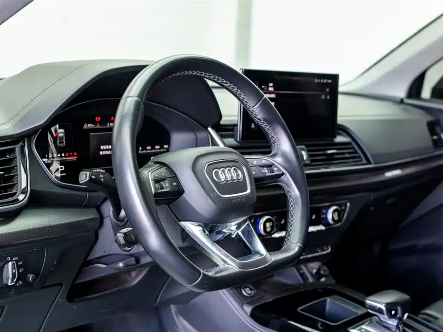 Audi Q5L 2022 40T Luxury Dynamic фото 18