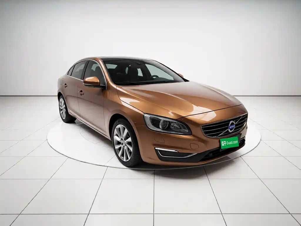 Фото 4 - Volvo S60