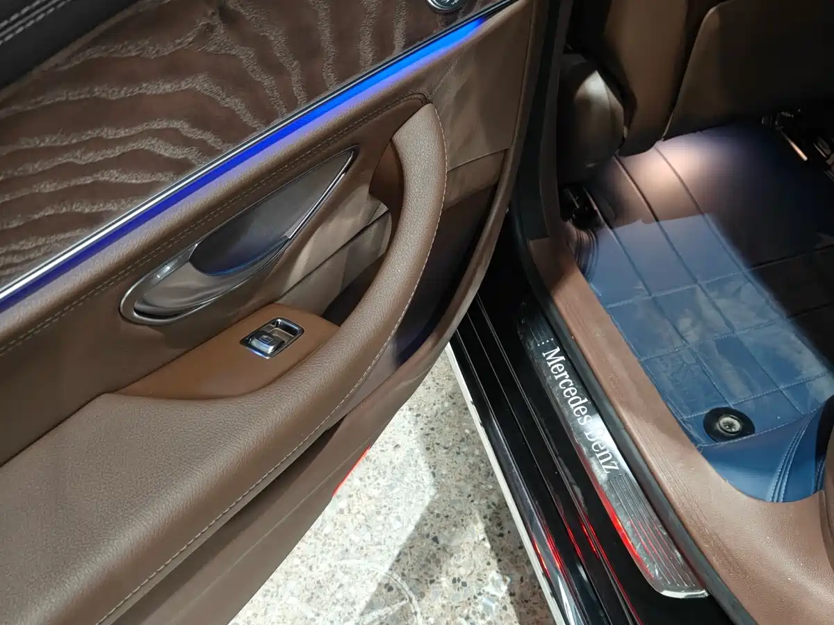 MERCEDES-BENZ E CLASS