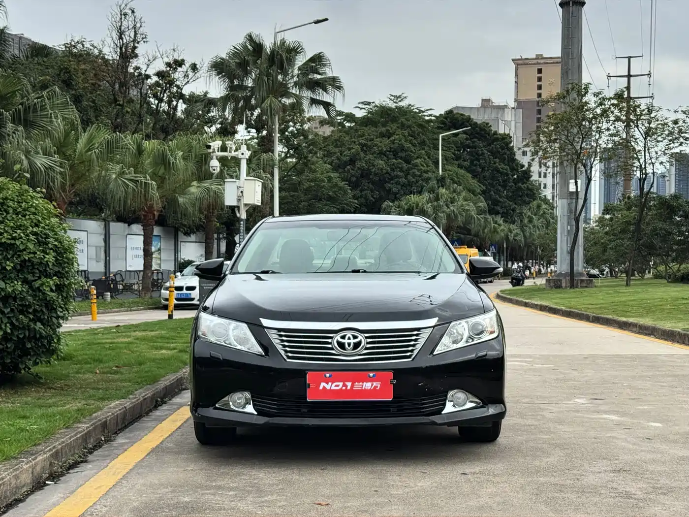 Toyota Camry 2012 2.0G Luxury Navigation Edition фото 3