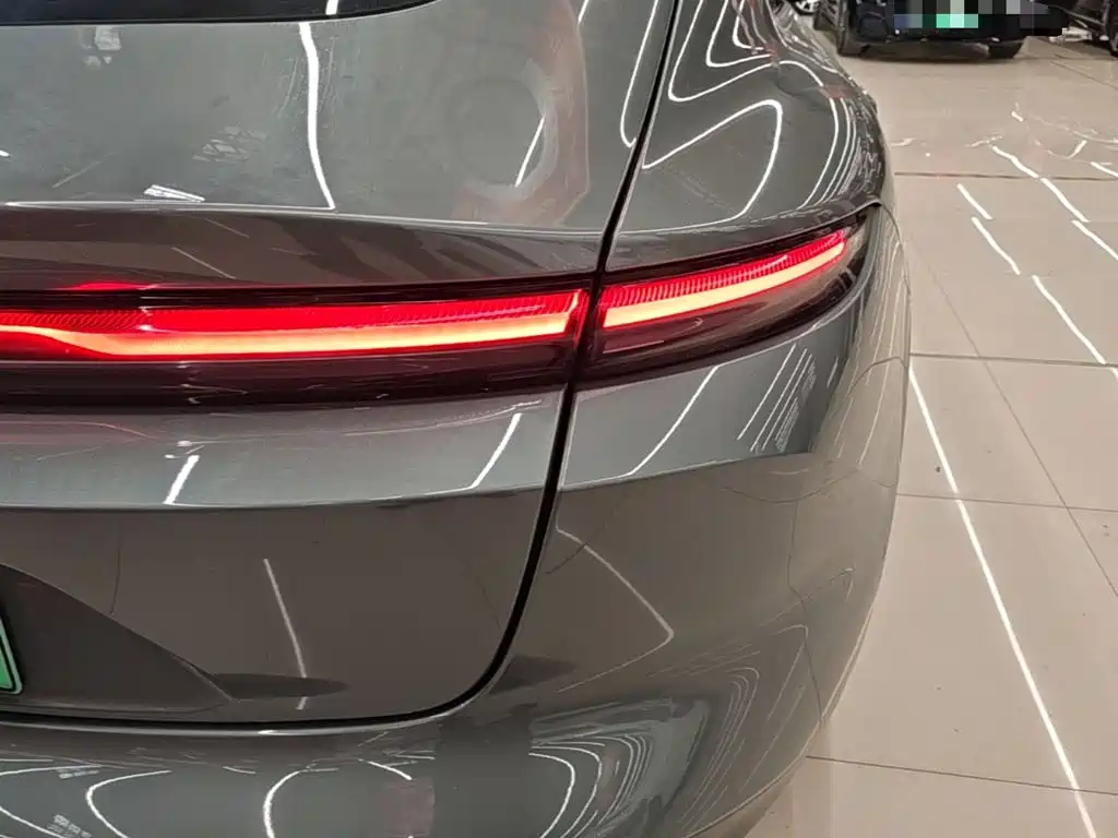 Фото 8 - NIO ET5
