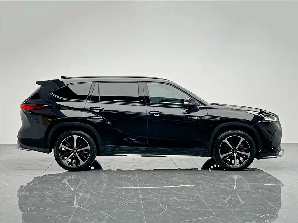 Toyota Crown Kluger 2022 2.5L HEV 4WD Premium Edition фото 7