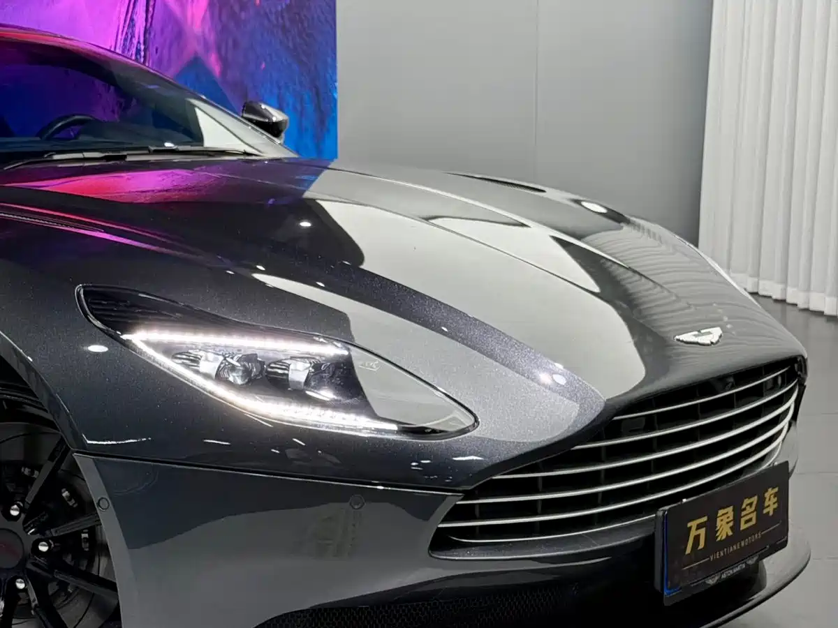 Aston Martin DB11 2020 2019 Model 4.0T V8 Coupe