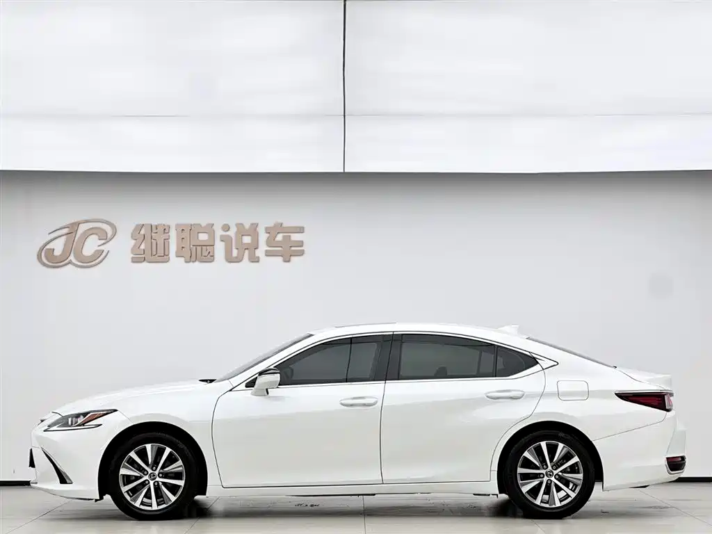 Lexus ES 2020 200 Excellence фото 3