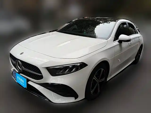 Mercedes-Benz A-Class 2024 A 200 L Fashion Edition — фото 1