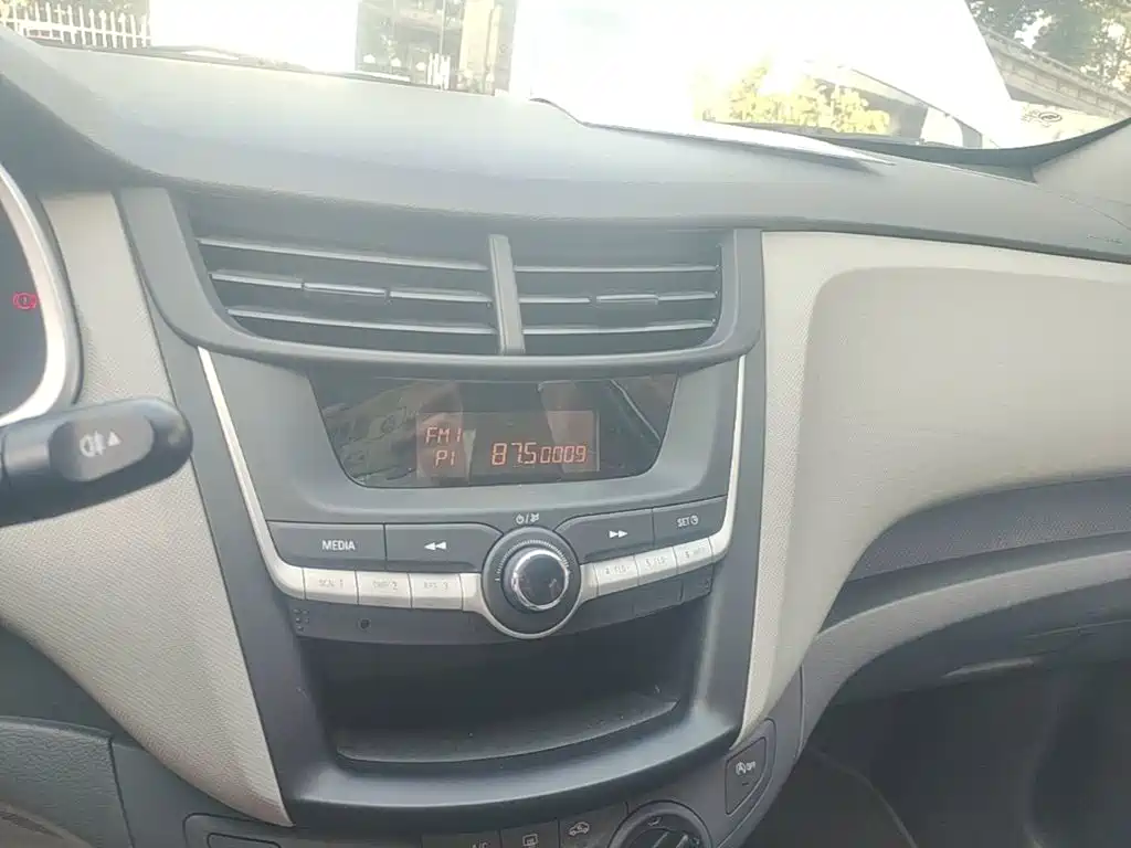 Chevrolet Sail 2017 2015 Sail 3 1.3L AMT Ideal Edition