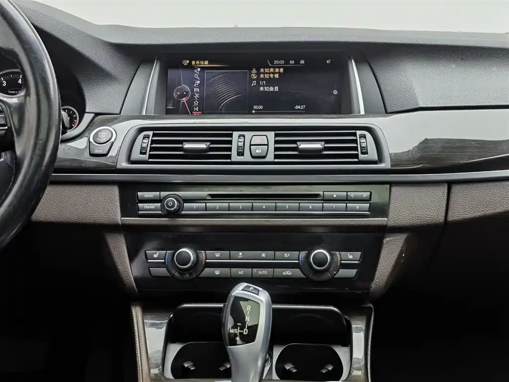 BMW 5 Series 2017 525Li Luxury Design Package фото 12