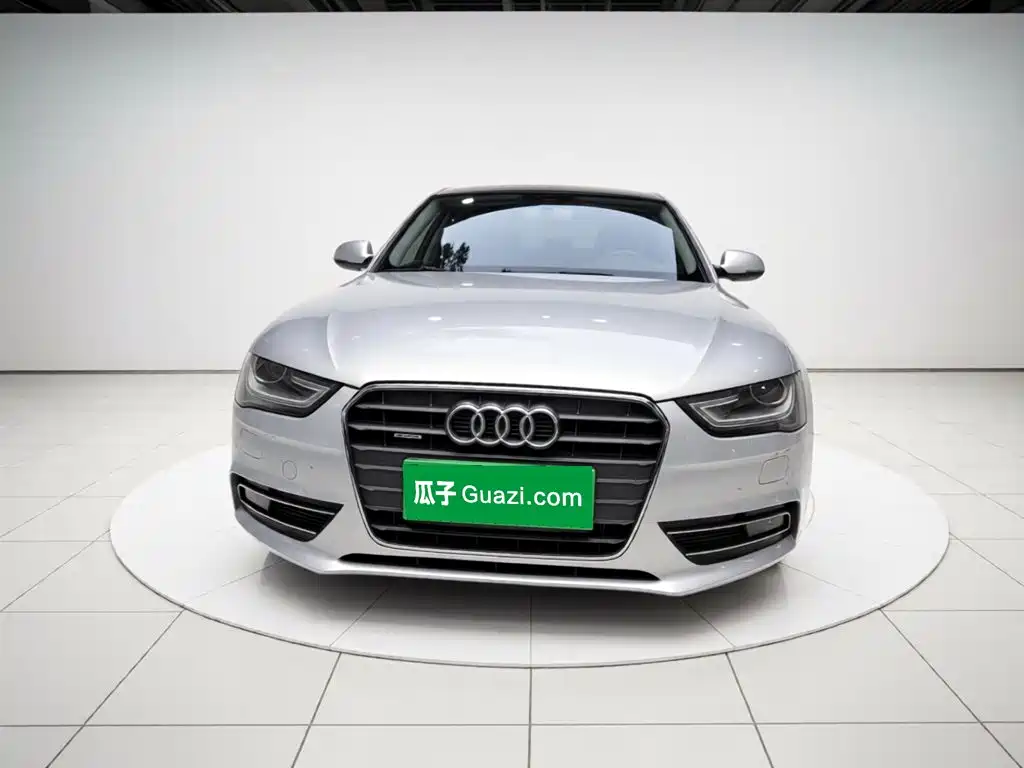Фото 24 - Audi A4L