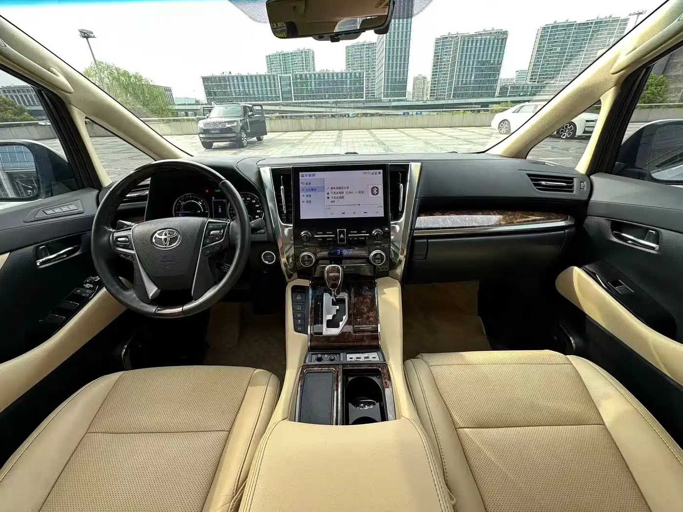 Toyota Alphard 2021 Hybrid 2.5L Luxury фото 8