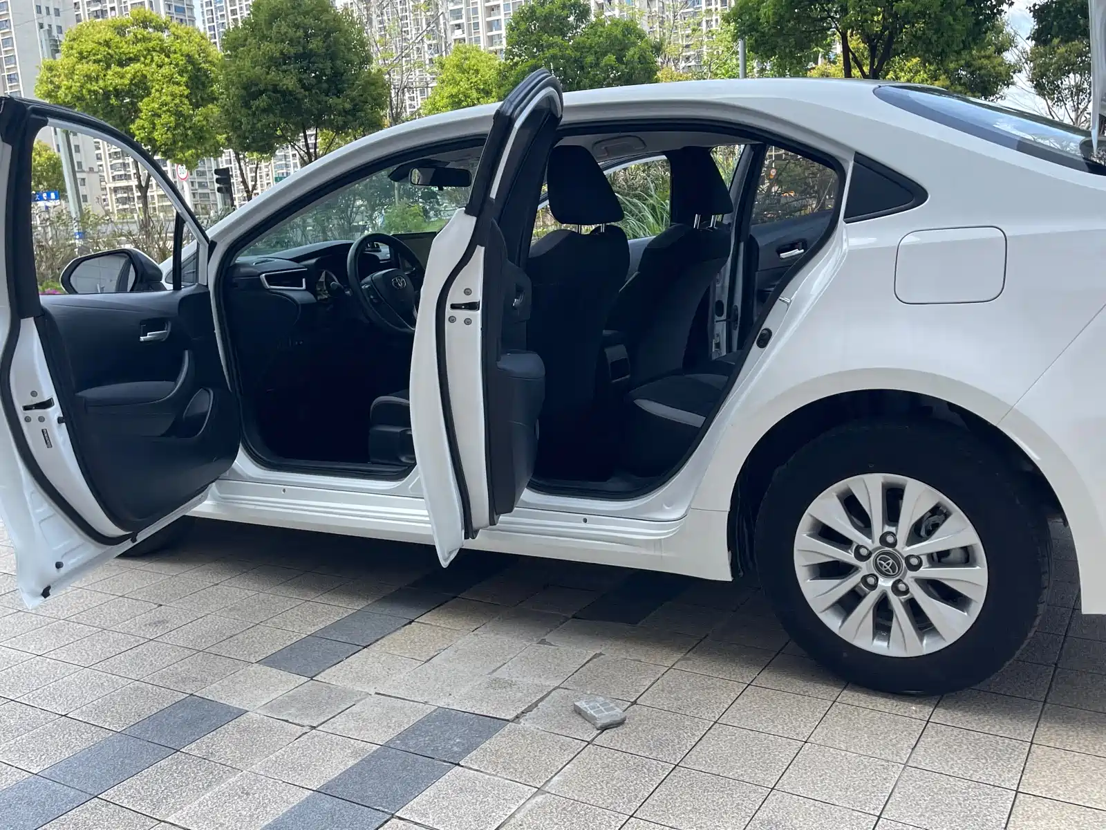 Photo 18 - Toyota Corolla