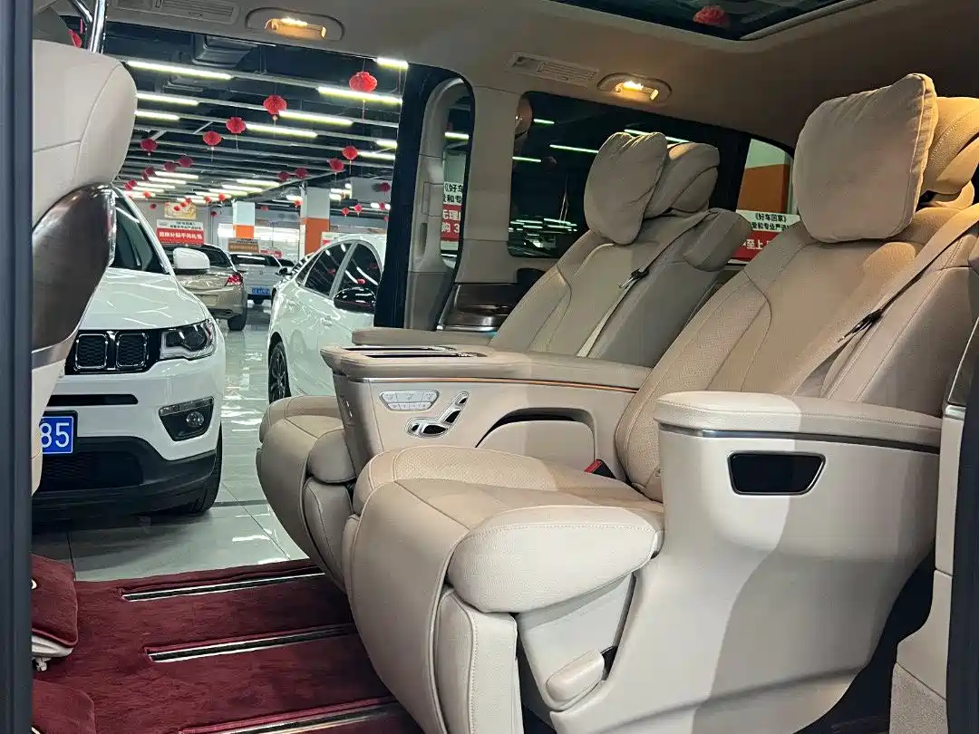 Mercedes-Benz V-Class 2022 V 260 L Long Wheelbase Prestige Edition фото 8