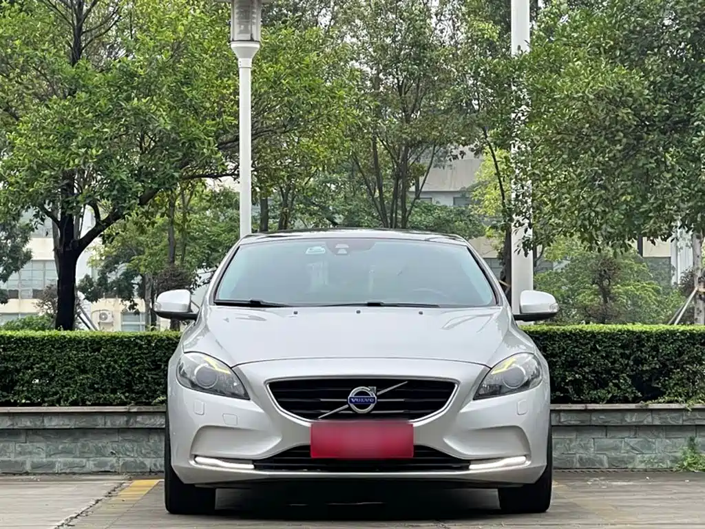 Volvo V40 2016 2015 1.6T Smart Comfort Edition