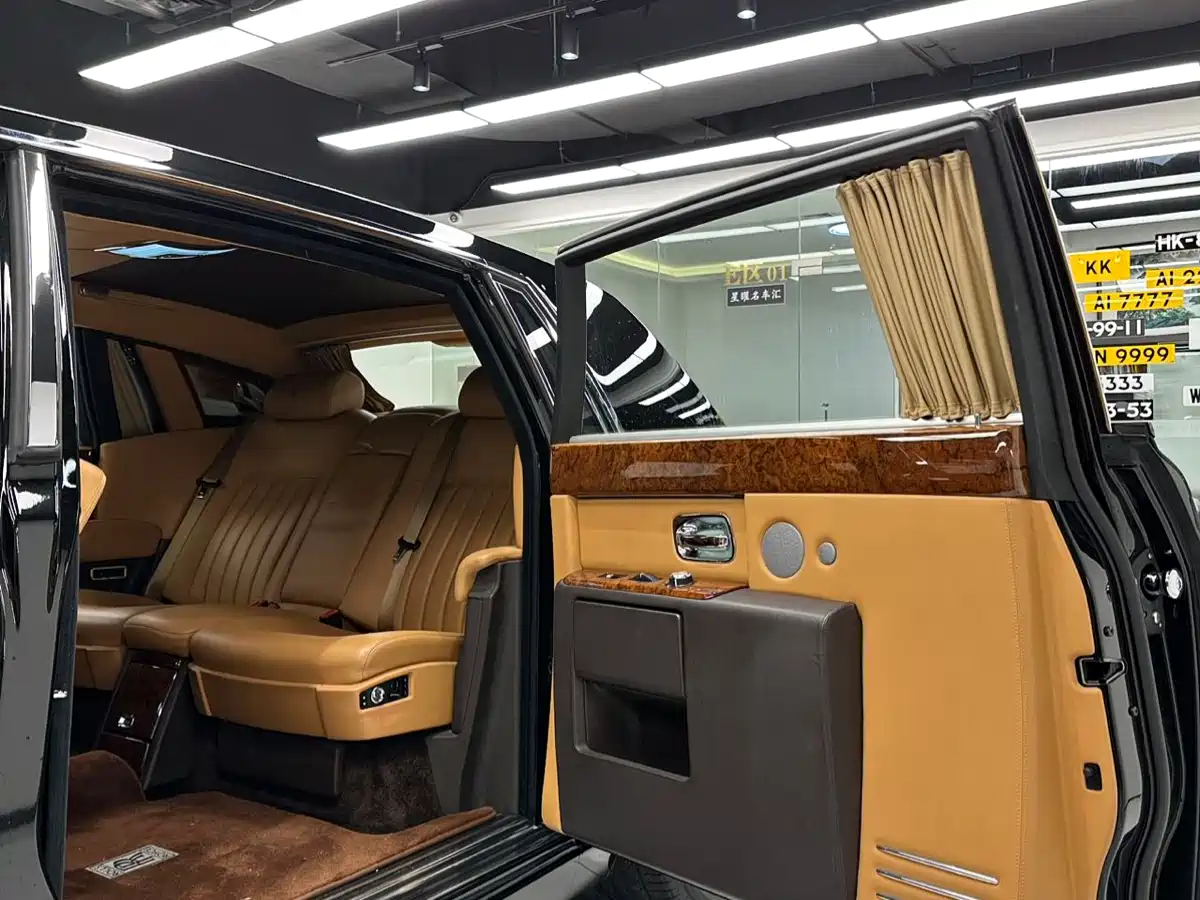 Rolls-Royce Phantom 2006 6.7L Extended Wheelbase EWB фото 6