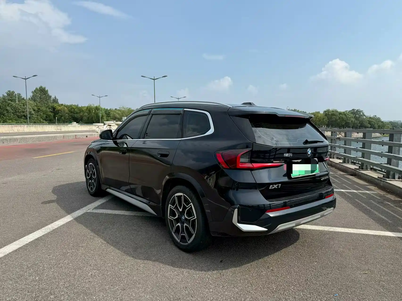 Фото 5 - BMW iX1