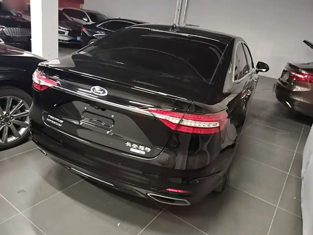 FORD TAURUS