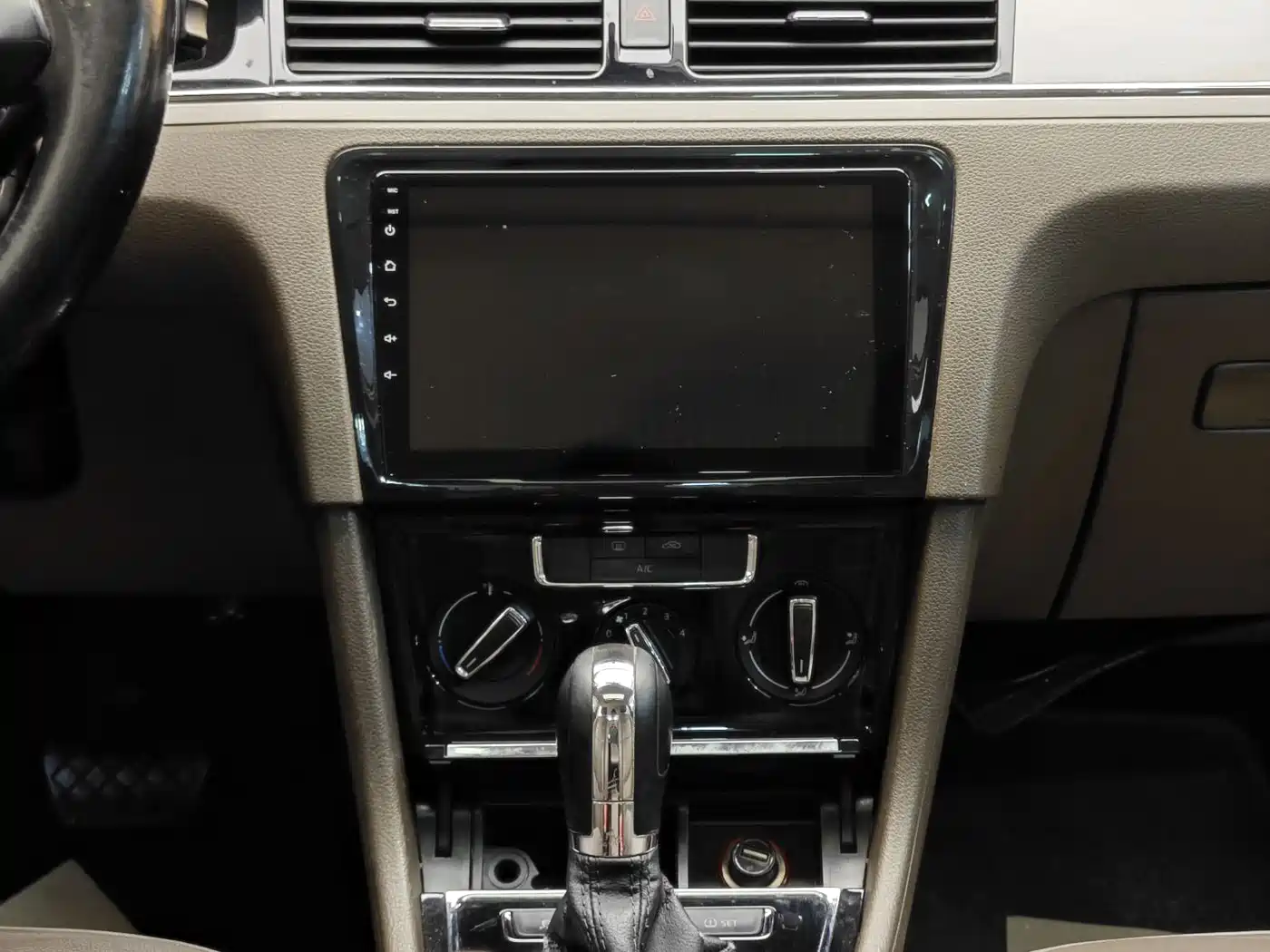 Volkswagen Bora 2014 1.6L Automatic Comfort Edition фото 18