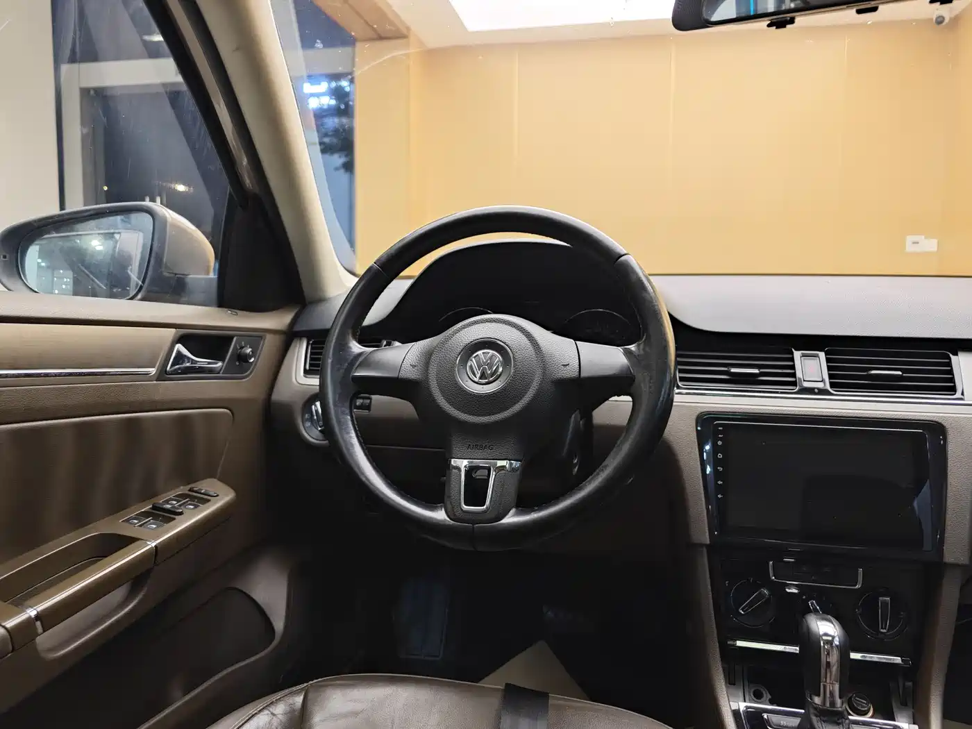 Volkswagen Bora 2014 1.6L Automatic Comfort Edition фото 14