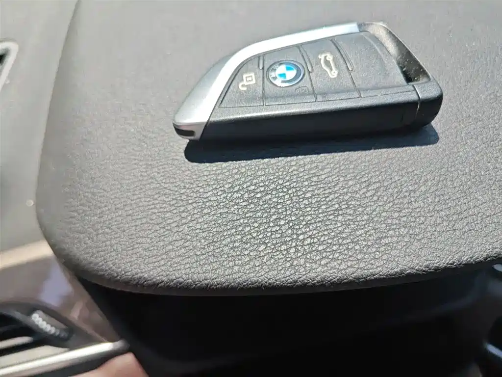 BMW X1 2018 sDrive18Li Premium Model фото 12