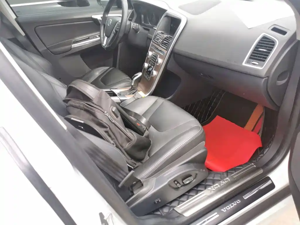 Фото 25 - Volvo XC60