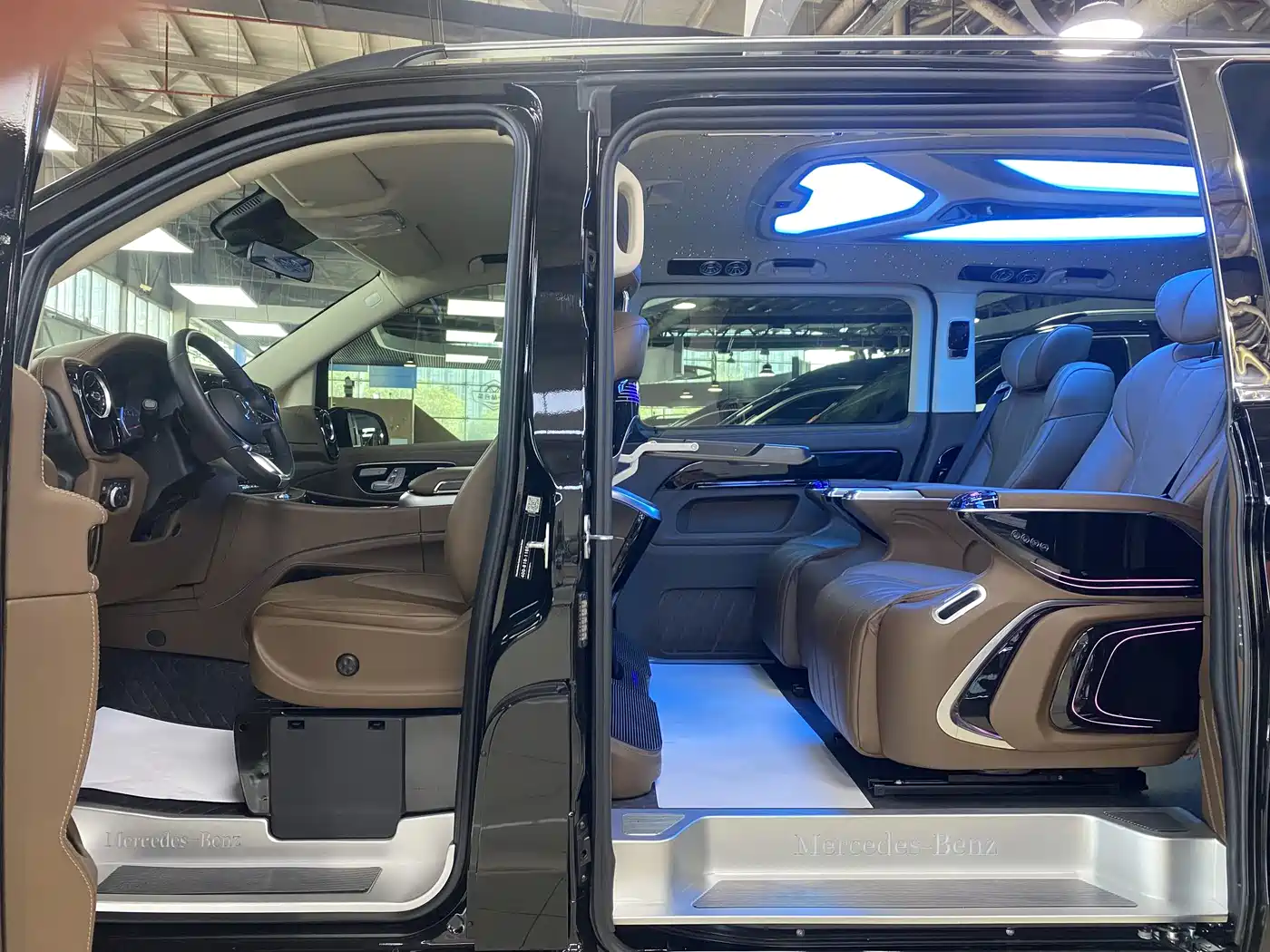 Mercedes-Benz Vito 2024 2.0T Business 7-Seater фото 9