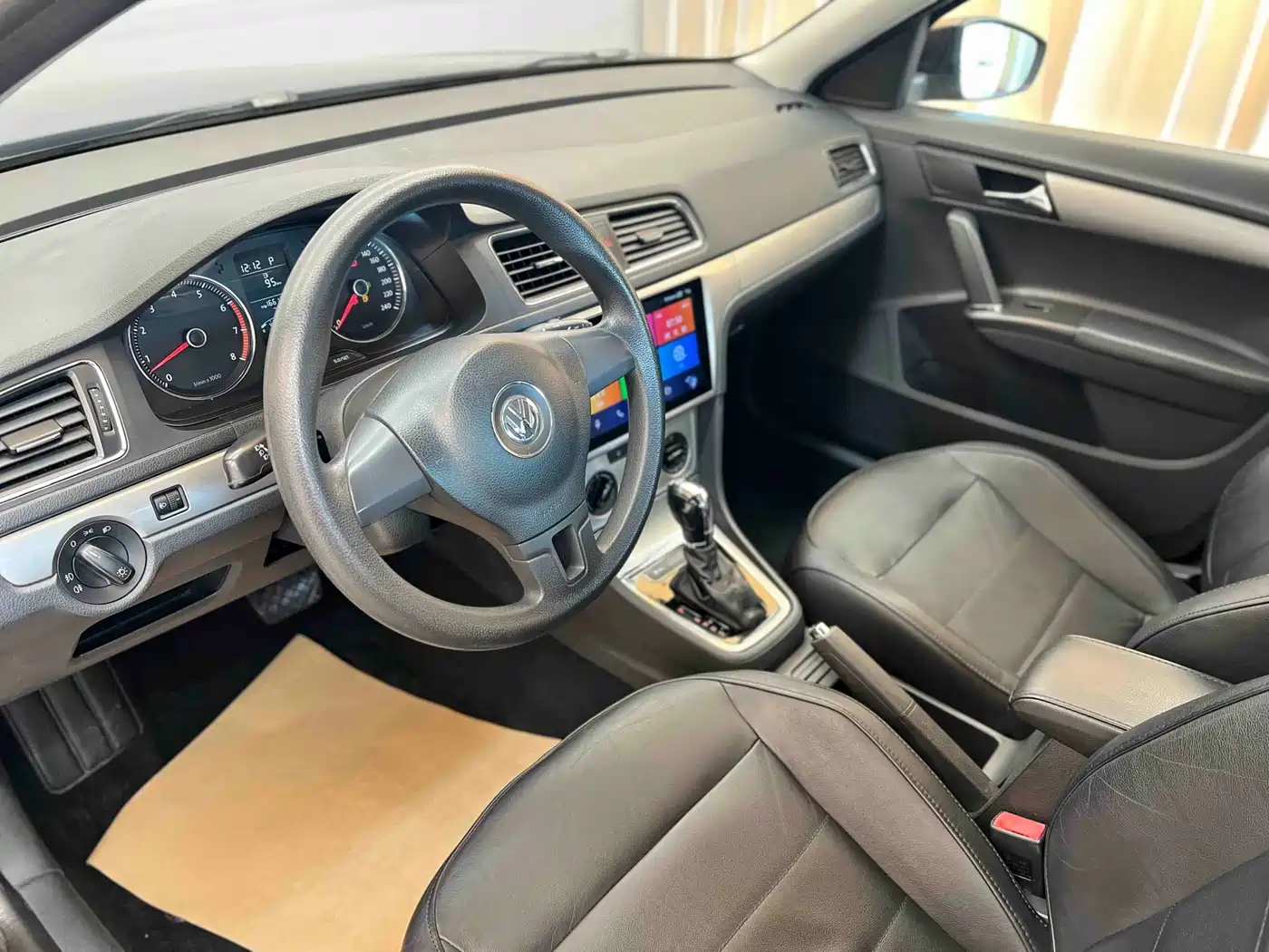 Volkswagen Lavida 2013 Facelift 1.4TSI DSG Comfort фото 9