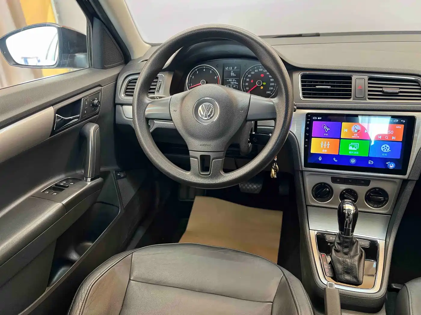 Volkswagen Lavida 2013 Facelift 1.4TSI DSG Comfort фото 12