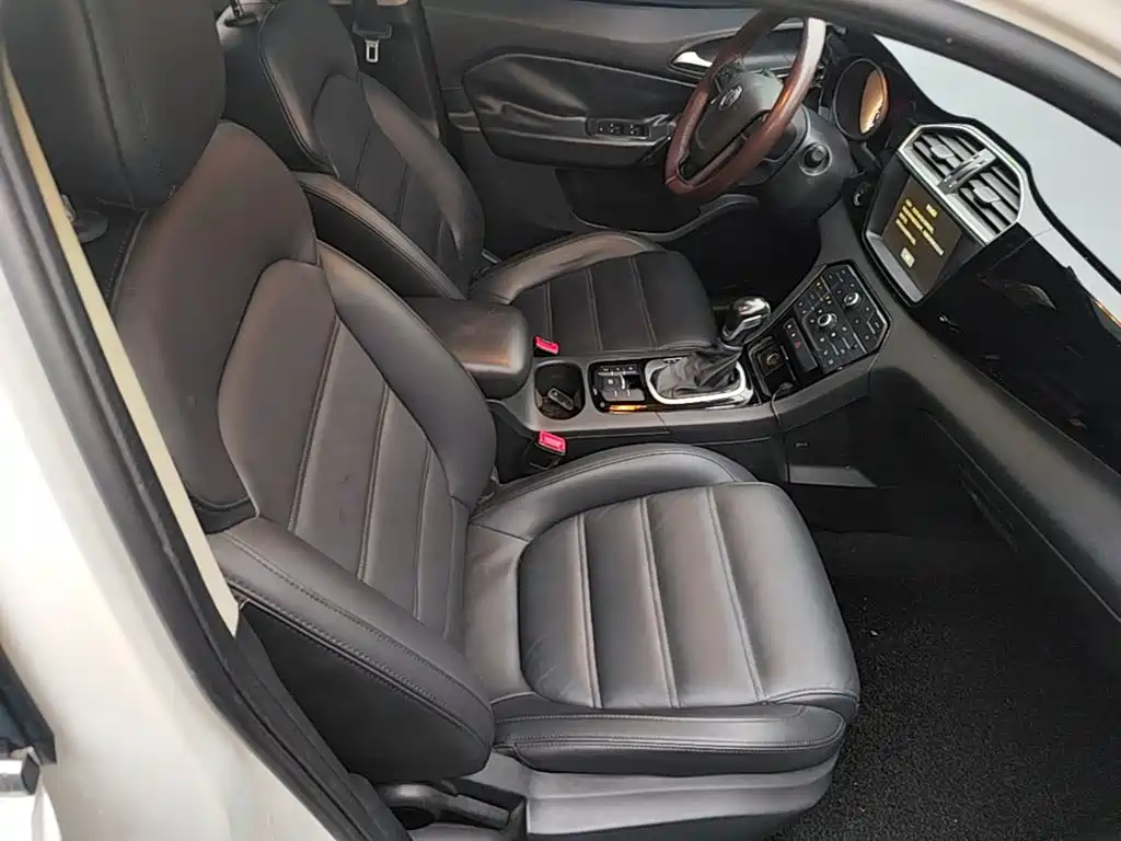 Photo 25 - MG Roewe RX5