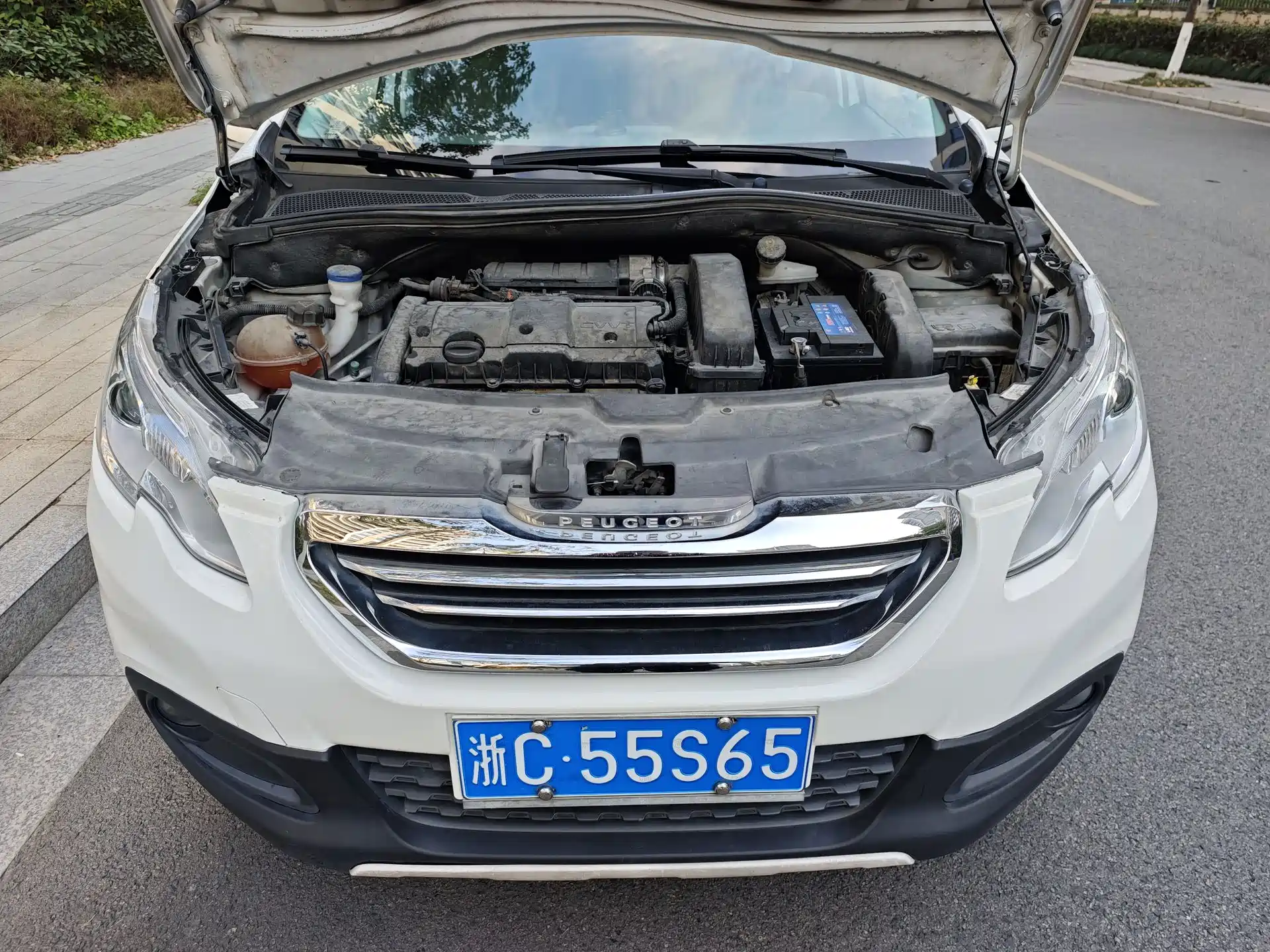 Photo 17 - Peugeot 2008