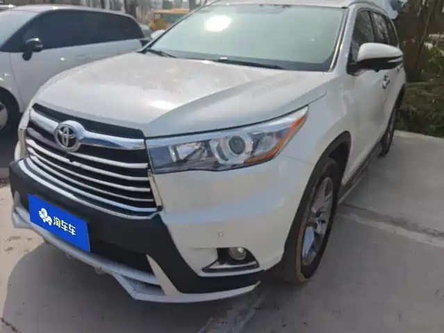 TOYOTA HIGHLANDER