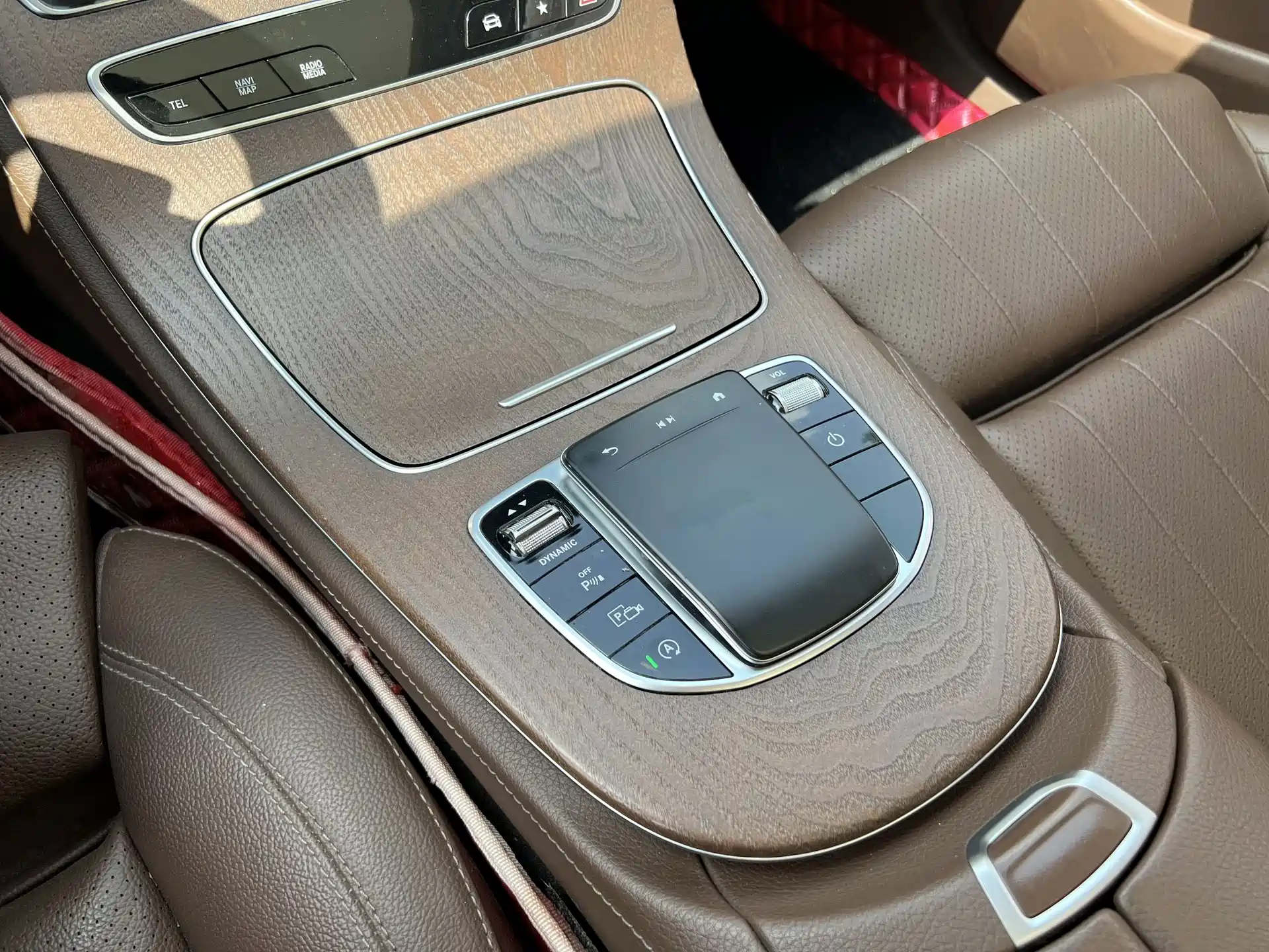 Фото 11 - Mercedes-Benz E-Class