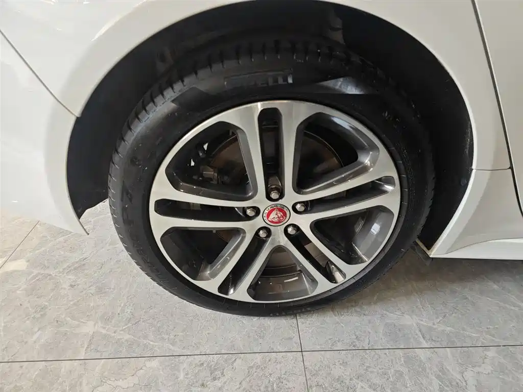 Jaguar XEL 2024 2024 Model 2.0T 250PS R-DYNAMIC S Progressive Sport Edition