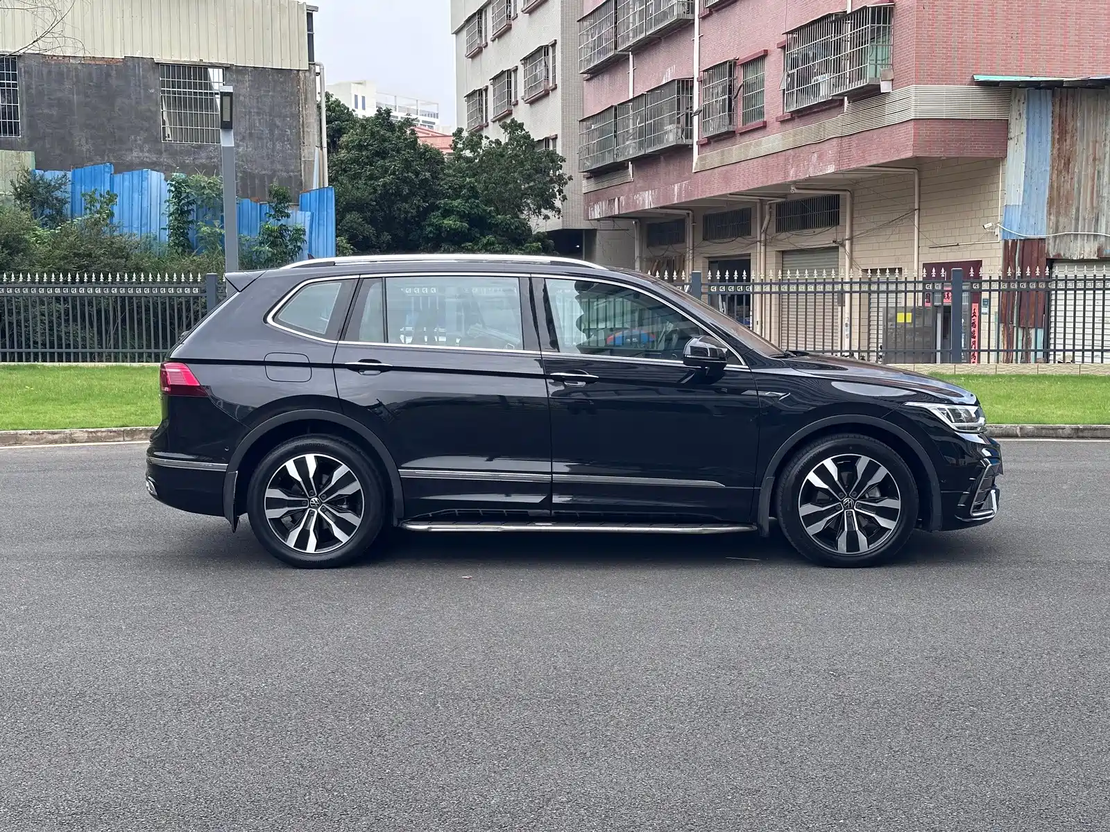 Фото 7 - Volkswagen Tiguan L
