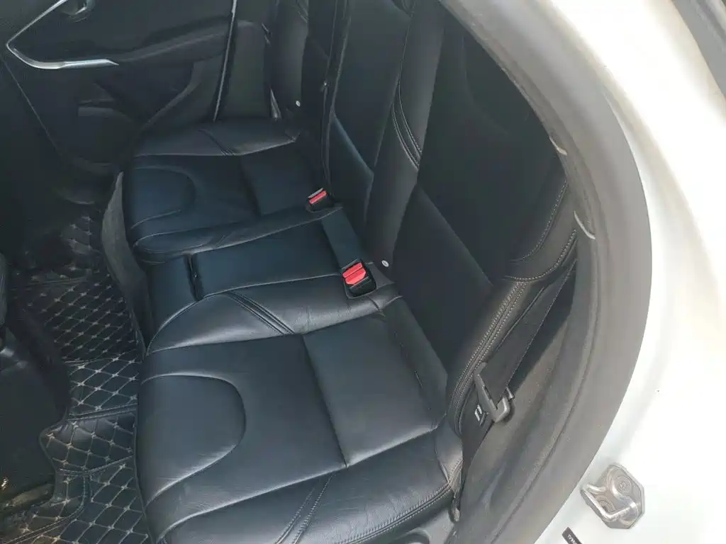 Volvo V40 2018 2018 T3 R-Design Edition