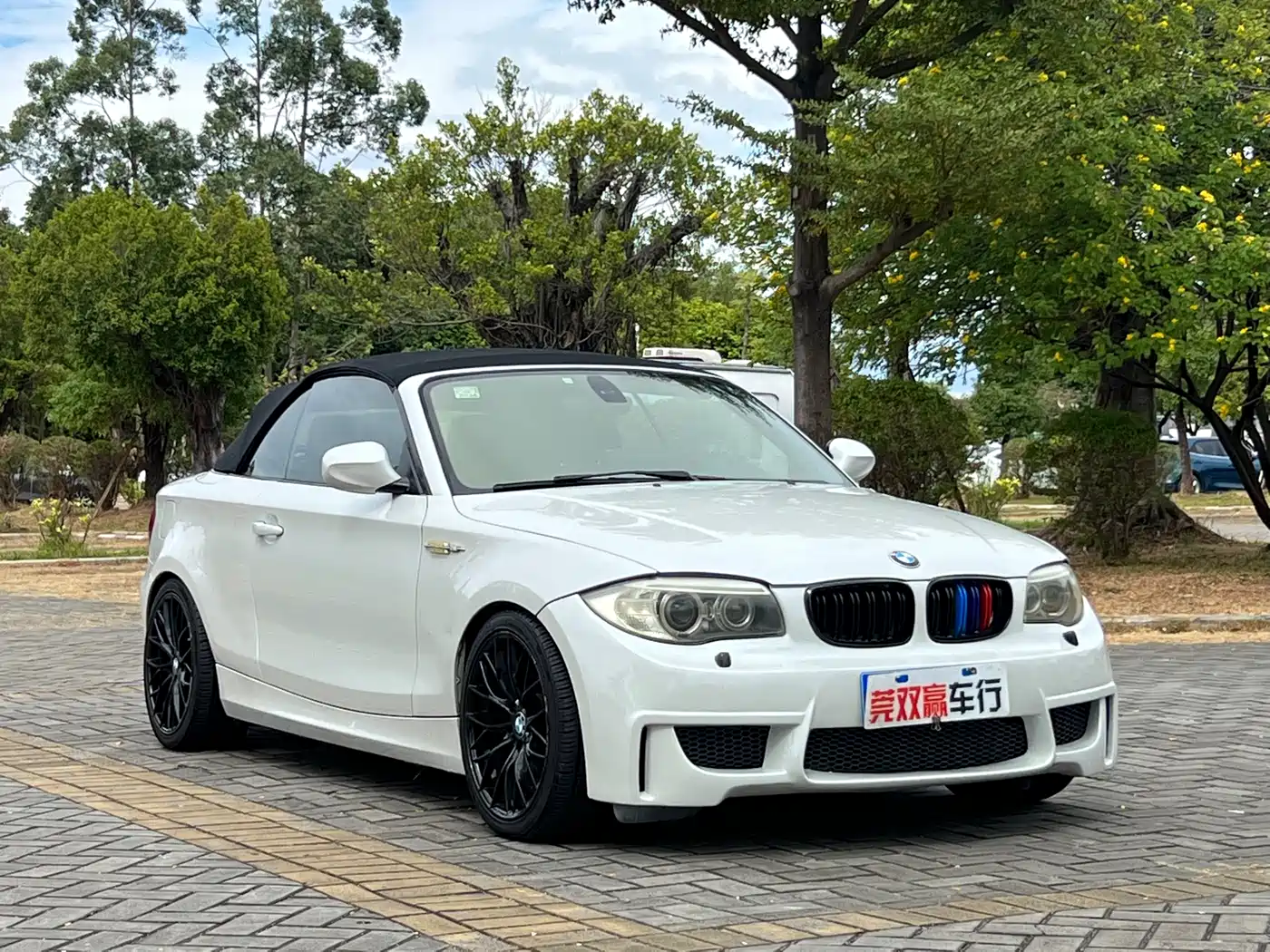 BMW 1 Series (Import) 2011 120i Convertible фото 3