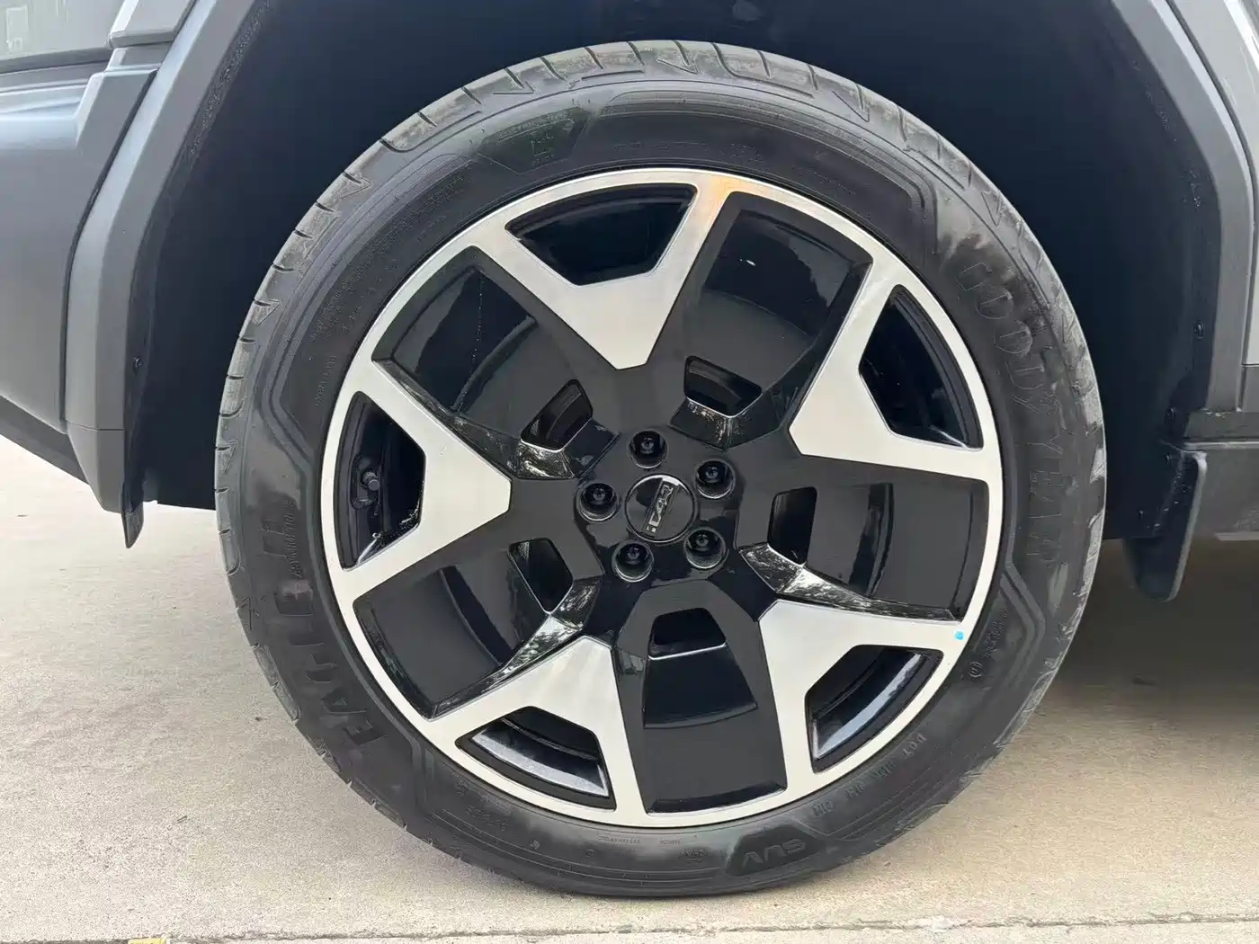 iCAR V27 2026 2026 200KM AWD Falcon 500