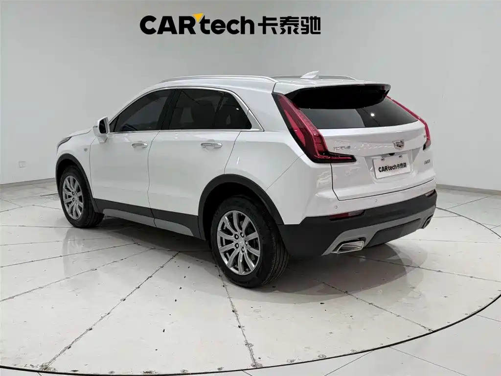 CADILLAC XT4