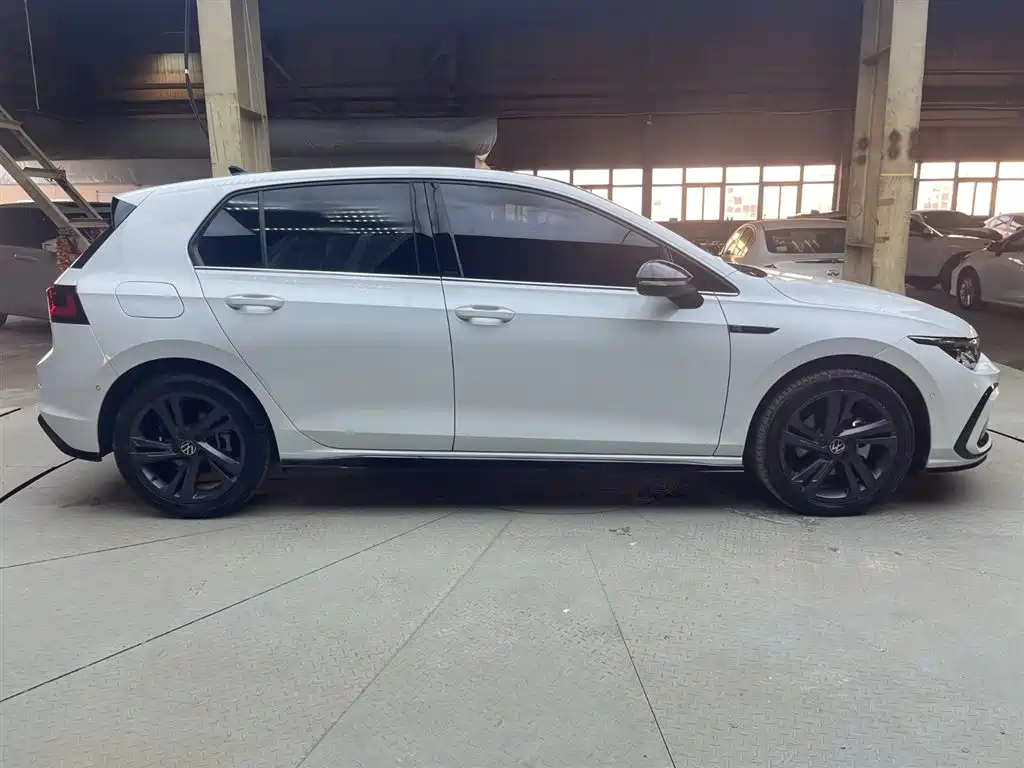 Volkswagen Golf 2021 280TSI DSG R-Line фото 4