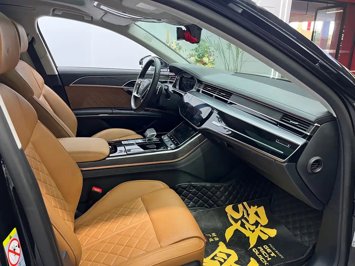 Фото 12 - Audi A8