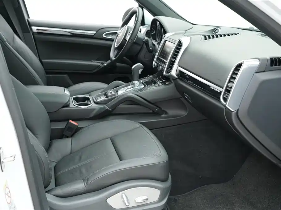 Porsche Cayenne 2011 Cayenne 3.0T фото 31