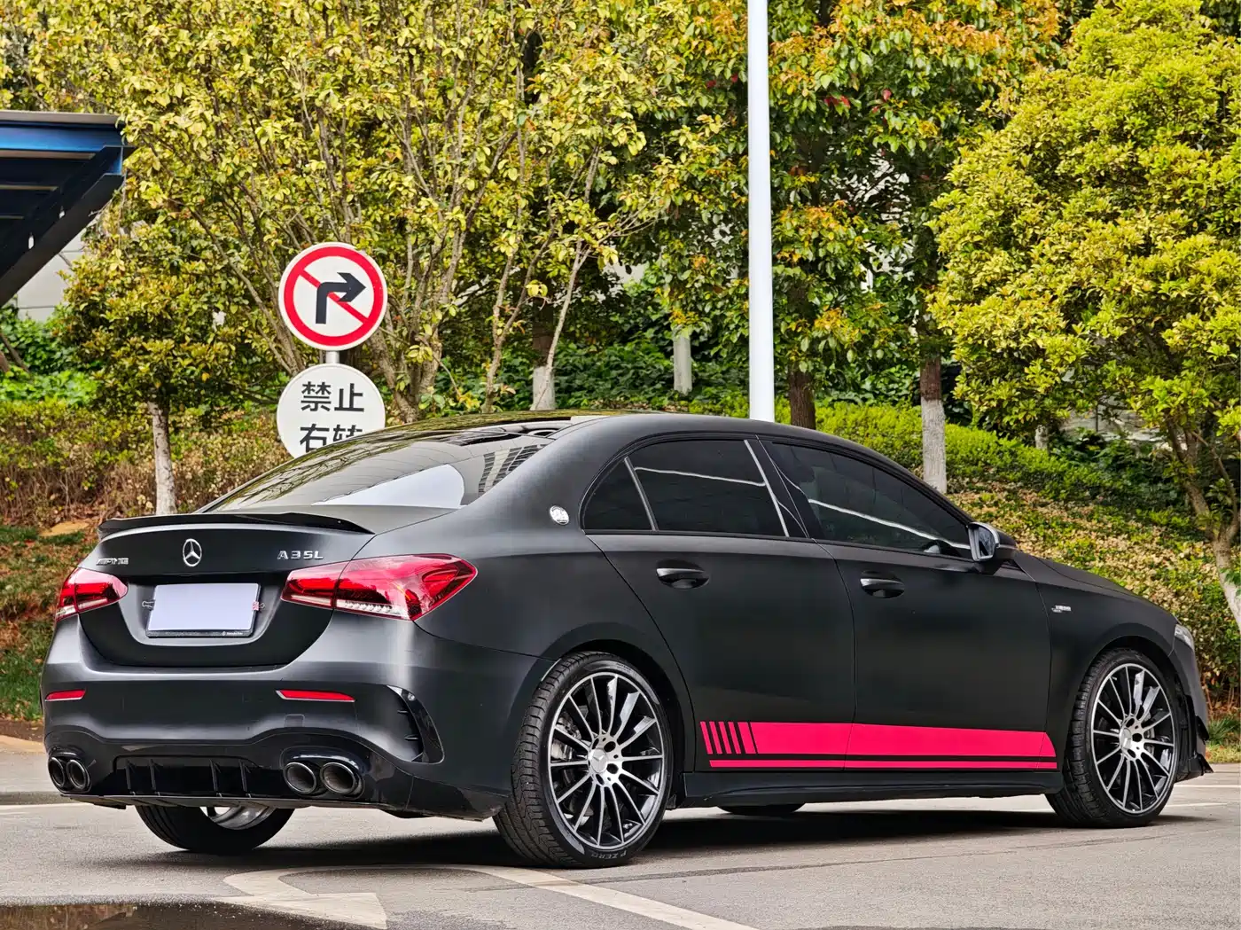 Mercedes-Benz A-Class AMG 2023 Model Year AMG A 35 L 4MATIC фото 4