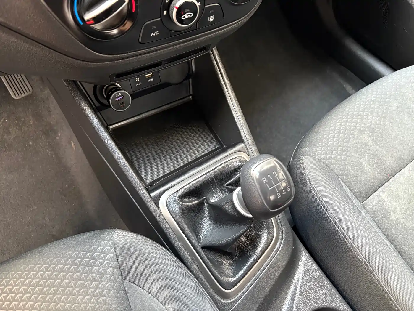 Hyundai Verna 2016 1.4L Manual Cool Edition GLS фото 9
