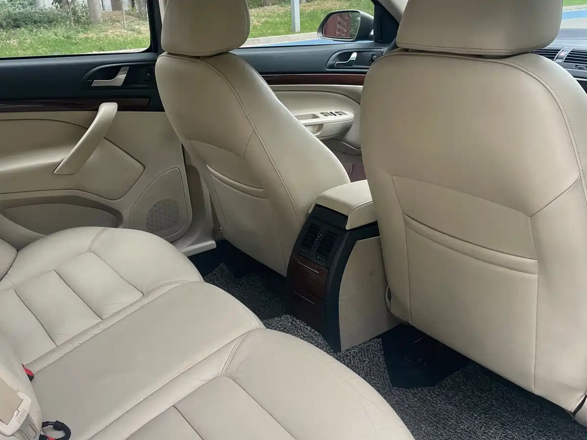 Škoda Octavia 2012 1.6L Auto Yijun Edition фото 11